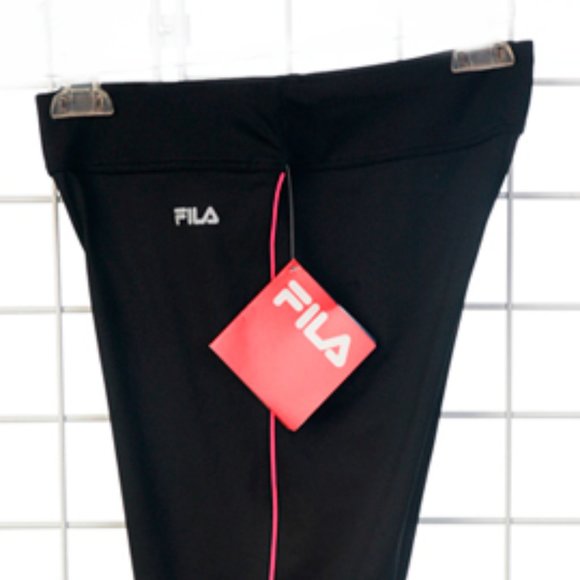 Fila Side Piped Tight Capri Athletic Wear Sm NWT - Picture 4 of 4